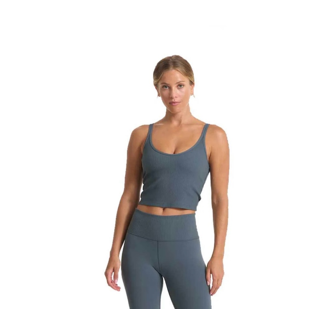 Vuori Rip Crop Top. Size Large. Stone color